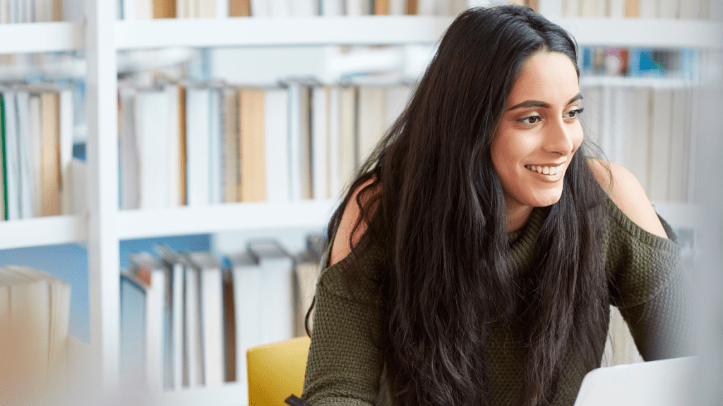 Student speaking Spanish